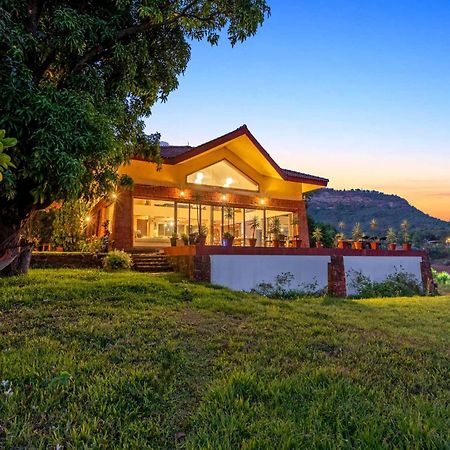 Stayvista At Three Shores With Lake View & Alfresco Dining Khamshet 외부 사진