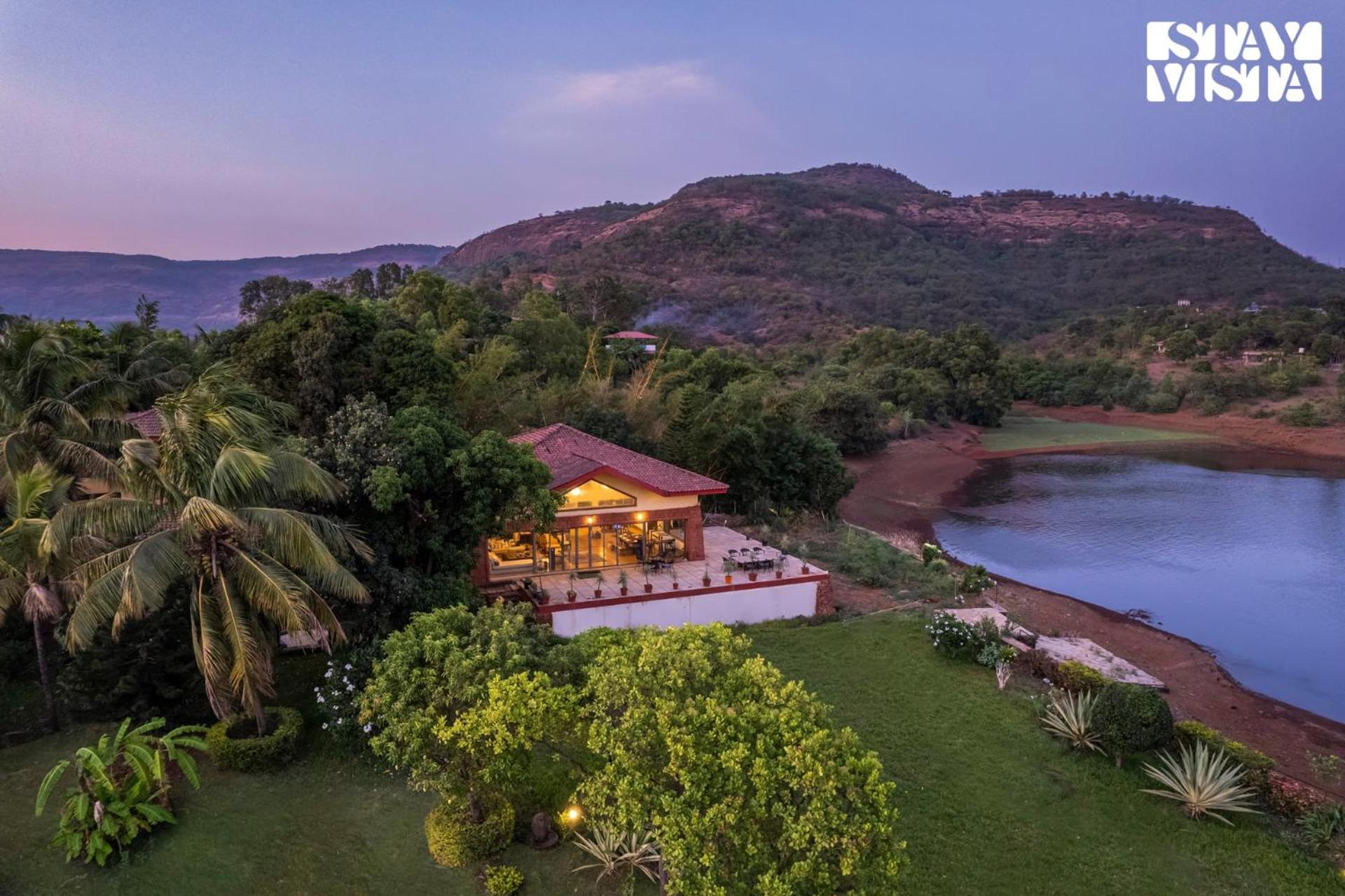 Stayvista At Three Shores With Lake View & Alfresco Dining Khamshet 외부 사진