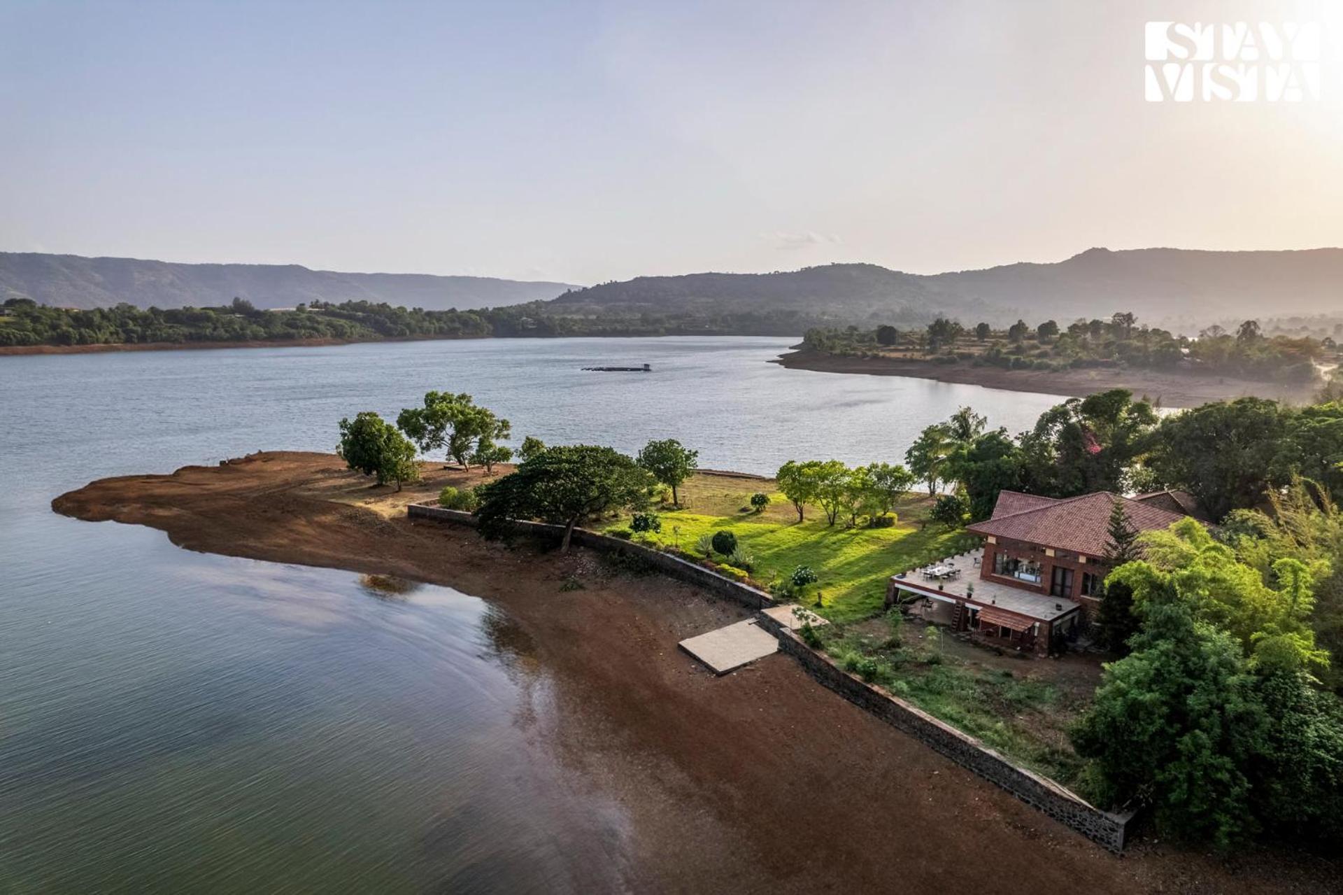 Stayvista At Three Shores With Lake View & Alfresco Dining Khamshet 외부 사진